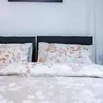 Pipi Homes